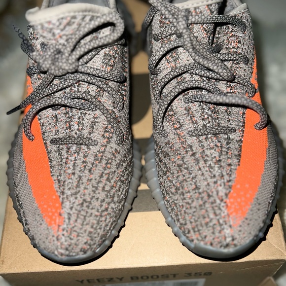 Yeezy Boost Size 7 - Picture 3 of 9